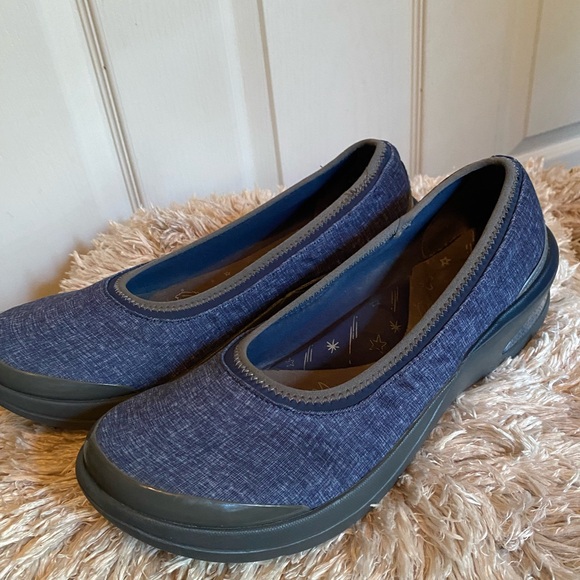 Bzees women’s loafers sz 9.5 NIB - Picture 2 of 4